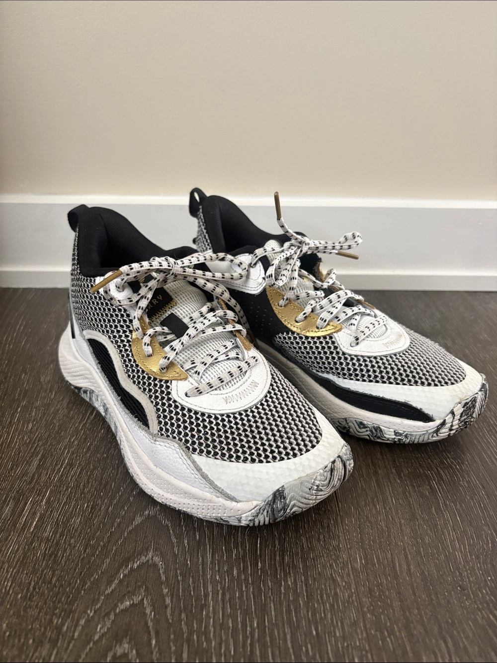 Under Armour Kids Mesh Chunky Sneakers in White, Black & Gold